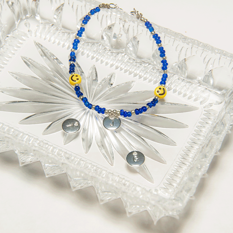 Produktfoto Buchstaben Anhänger in Silber von the diyary zum DIY Schmuck Basteln